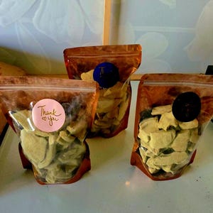 Bonbon tè/ arcilla haitiana pou piyay. Chwazi ki gou ou vle san sel ou ak sel.