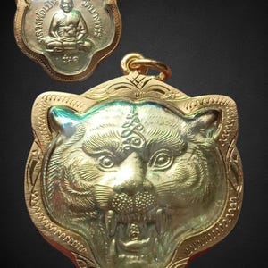 Thai Tiger Amulet Pendant LP Pern Thai Buddhist Talisman Tiger Face Power Protection Luang Phor Pern Medal Pendant Blessed Monk Coin Gift