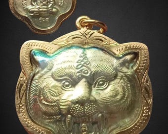 Thai Tiger Amulet Pendant LP Pern Thai Buddhist Talisman Tiger Face Power Protection Luang Phor Pern Medal Pendant Blessed Monk Coin Gift