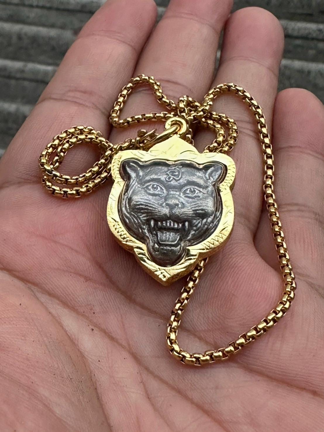 タイの凄いお寺お守りペンダント☆願望成就 タイの凄いお寺お守りペンダント☆願望成就 - メルカリ