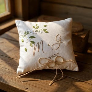 Jasmine Hand Embroidered Linen Ring Bearer Pillow, Personalized Handmade Wedding Cushion, Boho Linen Wedding Ring Pillow,Custom Ring Holder
