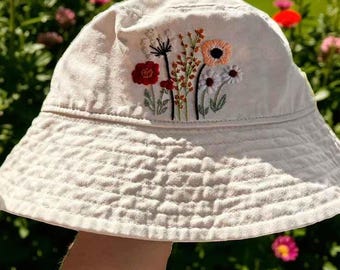 手刺繍のワイルドフラワーバケットハット、ヴィンテージ風の夏用