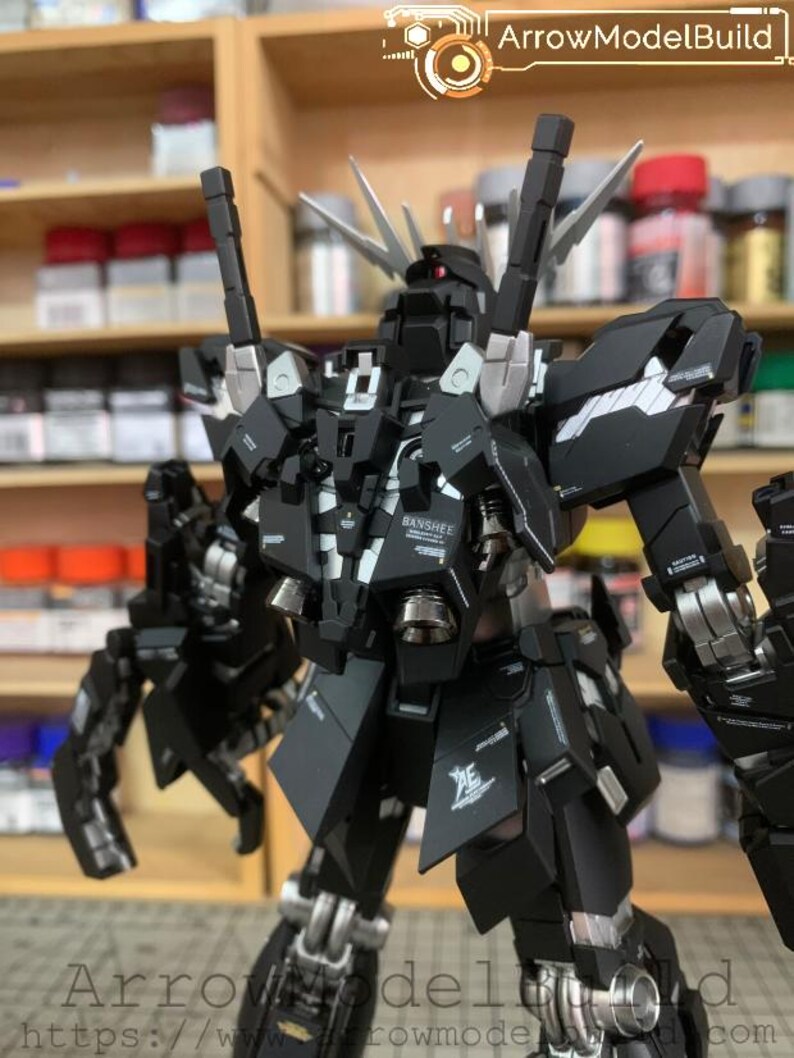 Kit de modelo Gundam Unicorn (negro personalizado) a escala 1/00, construido y pintado por AeroModelBuild imagen 7