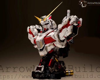 AeroModelBuild Unicorn Gundam Head Chest with LED Built & Painted 1/35 Model Kit