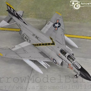 AeroModelBuild F-4E Phantom Fighter byggd och målad 1/72 modellbyggsats