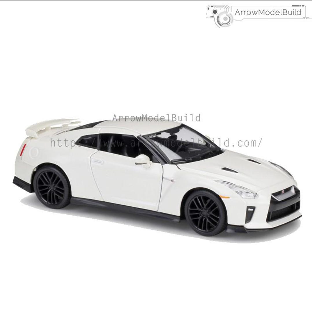 Aeromodelbuild Nissan GTR R35 Custom Color (pearl White With Black ...