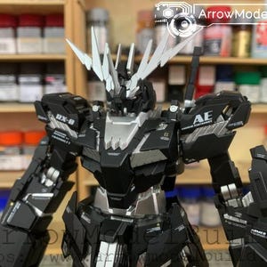 Kit de modelo Gundam Unicorn (negro personalizado) a escala 1/00, construido y pintado por AeroModelBuild imagen 10