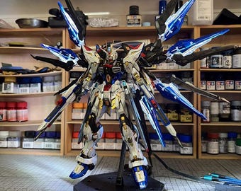 AeroModelBuild Strike Freedom Gundam w/ LED Built and Painted MGEX 1/100 Model Kit