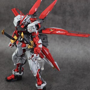 AeroModelBuild Astray Red Frame Booster Pack Kit Byggd & Målad MG 1/100 Resinmodellbyggsats