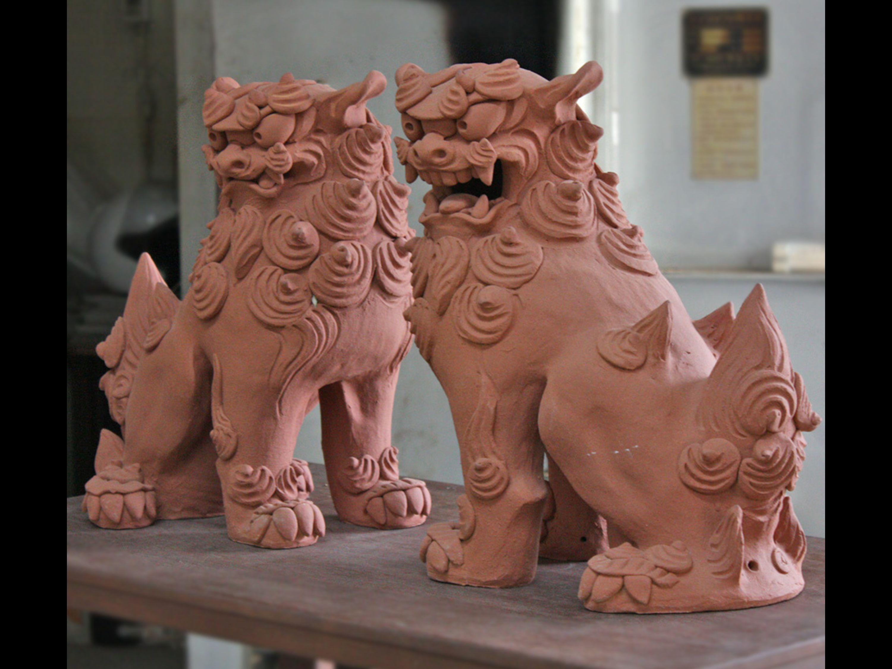 陶器 獅子像 福獅子　シーサー　工芸品 沖縄シーサー犬像、日本製陶器製守護獅子、ライトブラウン - Etsy 日本