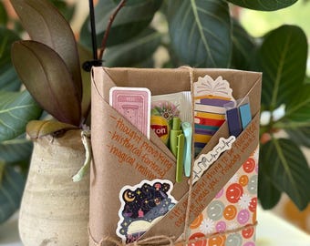 Blind Date with a Book-Bibliophile Gifts-Bookish Gifts-Fantasy Book Lovers