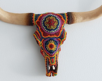Huichol Beaded Bull Skull – Medium Resin Wall Decor – Indigenous Mexican Art – Peyote & Strength Symbols – Handmade Wixarika Folk Art