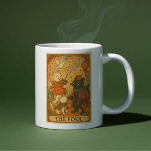 Caneca de Tarô com o Gato Louco | Presente de Arte Mística com Gato para Amantes do Tarô | Xícara de Café de Cerâmica para Novos Começos | Ideia de Presente com Carta de Tarô Felina