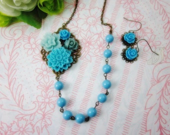 Blue Roses Necklace and Earrings Set. Lovely Jewelry Gift Set for her. Bridal Jewelry. Maid of Honor.