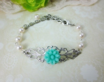 Mint Blue Daisy with cream swarovski pearls Bracelet.  Silver Tone. Bridal Jewelry. Bridesmaids Gifts.