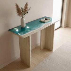 Consola con respaldo de sofá: cubierta de epoxi Ocean Wave, aspecto travertino