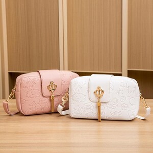 Luxurious Small Crossbody Bag – Cute Embossed PU Leather Purse with Crown Charm – Elegant Mini Handbag in Black, White, Pink, Beige, Caramel