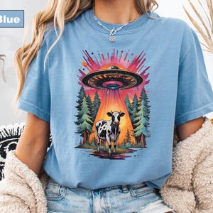 UFO Cow Abduction Shirt, Funny Vintage Retro Graphic Alien Tshirt, Unisex Comfort Colors T Shirt, Paranormal Oversized Aesthetic UFO Tee