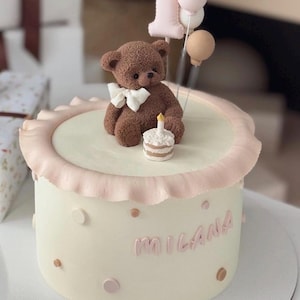 Decorazione per torta a forma di orsetto in pasta di zucchero, per compleanno e baby shower immagine 7