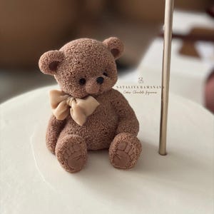 Decorazione per torta a forma di orsetto in pasta di zucchero, per compleanno e baby shower immagine 6