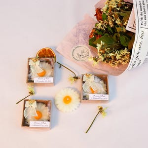 Bomboniera a forma di candela con margherite – Regalo fatto a mano in scatola per matrimoni ed eventi, bomboniera per matrimonio, regalo per addio al nubilato