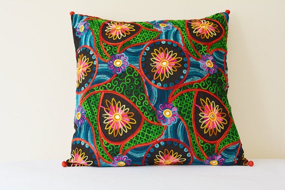 Bright Chain Stitch Embroidery Pillow Bright Chain Stitch Embroidery Pillow