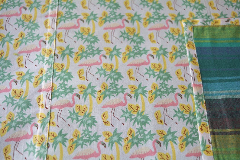 Soft 2 Layer Flamingo Printed Cotton Top Sheet, 100% Cotton Reversible Flat Sheet mit schönen Drucken, gestreifte indische Dohar Bild 2