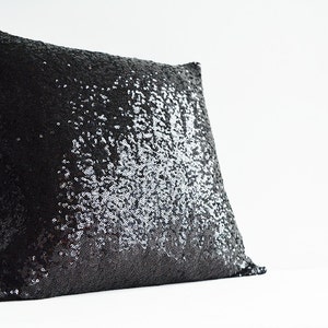 Housse de coussin noire glamour à sequins, Coussin noir gothique, Coussin décoratif, Coussin décoratif noir, Coussin scintillant, Coussin scintillant image 2