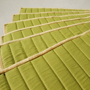 Set van 6 Hand blok gedrukt tabel matten gemaakt met plantaardige verfstoffen, gewatteerd met schuimfolie afbeelding 4