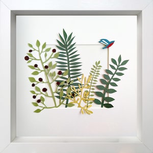 Bluebird sulla natura (illustrazione fatta a mano su carta a strati)