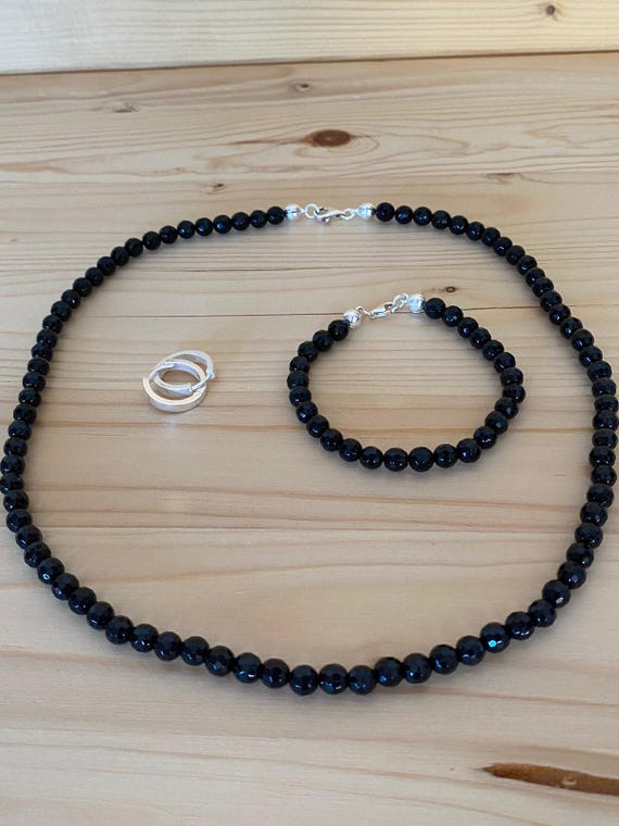 Elegant Black and Silver Bracelet Set Elegant Black and Silver Glass Beaded Bracelets Set main image 2