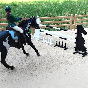 Pacote Clássico - Obstáculos de Equitação em Miniatura em Escala 1/24 para Cavalos SCHLEICH e PAPO | Acessórios para Cavalos Modelo | Obstáculos de Salto