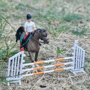 Pacote Deluxe - Obstáculos de Equitação em Miniatura em Escala 1/24 para Cavalos SCHLEICH e PAPO | Acessórios para Cavalos em Miniatura | Obstáculos de Salto