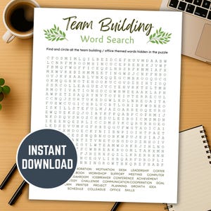 Puede incluir: Un rompecabezas de búsqueda de palabras impreso titulado "Team Building" con palabras temáticas de oficina. El rompecabezas está en papel blanco con un diseño de hojas verdes y las palabras "Descarga instantánea" en un círculo.