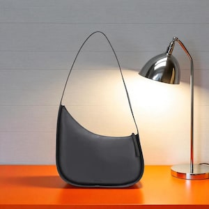 Half Moon Leather Shoulder Bag for Women – Minimalist Semi Circle Crossbody Purse, Small Elegant Handbag, Soft Modern Everyday Style