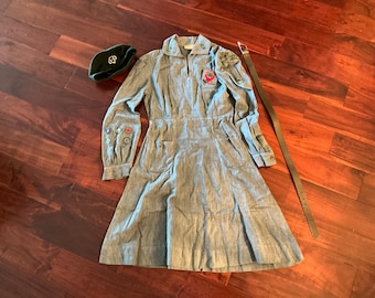 1940s Girl Scout Intermediate uniform w/6 badges and other insignia
