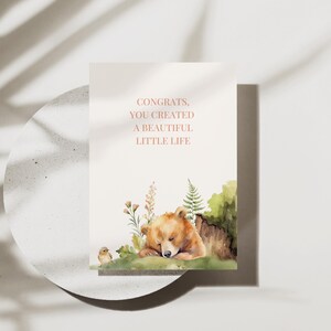 Digitale geboortekaartjes | Bosbeer babykaart | Afdrukbaar en mobiel formaat | Direct downloaden | Bosdieren | Groen