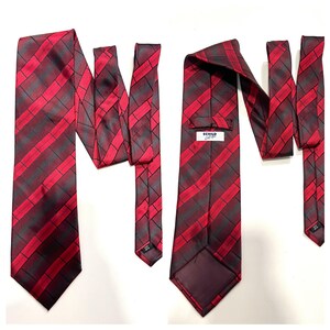 Red silk tie | vintage 80s tie by Schild |business formal tie | classic tie | retro tie | collectible tie | festive tie | gift for him