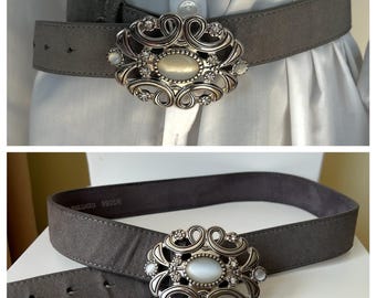 Vintage 80s Gray Suede Leather Belt With Ornate Statement  display picture 1