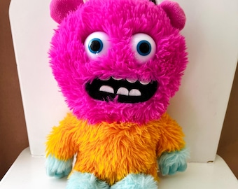 Addo Ray Monster Plush Toy by The Entertainer • UK Collectible Vintage Plush • 38cm • Rainbow Cute Monster • Kids Gift Idea