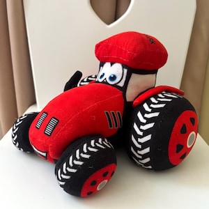 Vintage Snettisham Park Röd Traktor Plyschleksak • 22 cm Samlarsouvenir • Söt Barnpresent • Mjuk Traktorplysch