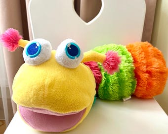 Vintage bunte Raupe Handpuppe Plüsch - weiches flauschiges Kuscheltier, Farblernspielzeug, Käferpuppe, 50 cm