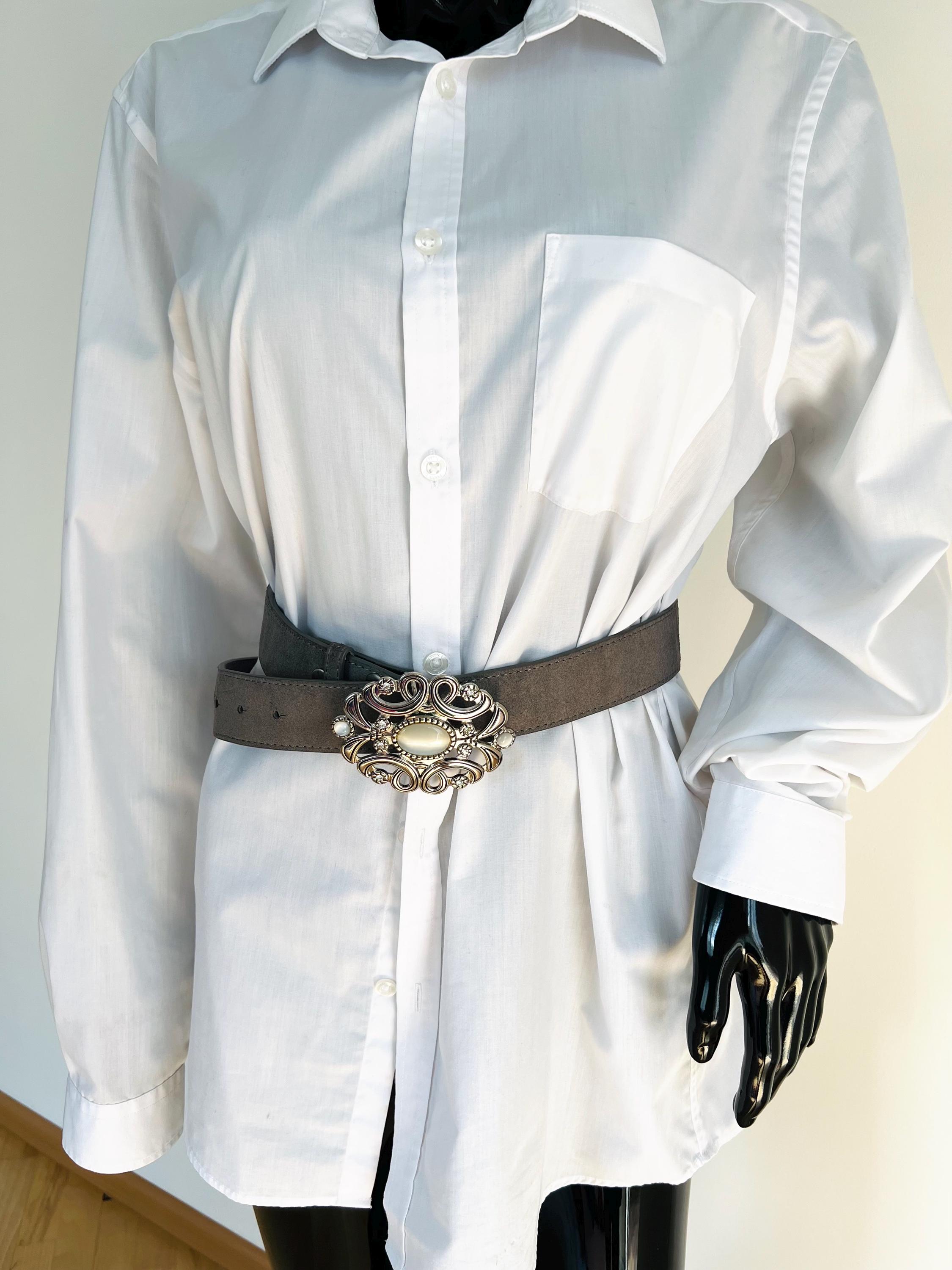 Vintage 80s gray suede belt Vintage 80s Gray Suede Leather Belt With Ornate Statement  main image 4