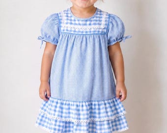 Vintage babymeisjesjurk met blauwe gingham-ruit en botje/maat 2-3 jaar/katoenen jurk in cottagecore-stijl