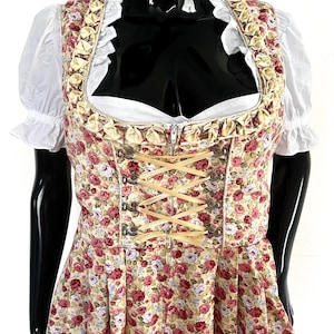 Abito Dirndl vintage • Taglia EU40, US8 • Abito tradizionale in cotone con rose floreali • Elegante completo per l'Oktoberfest