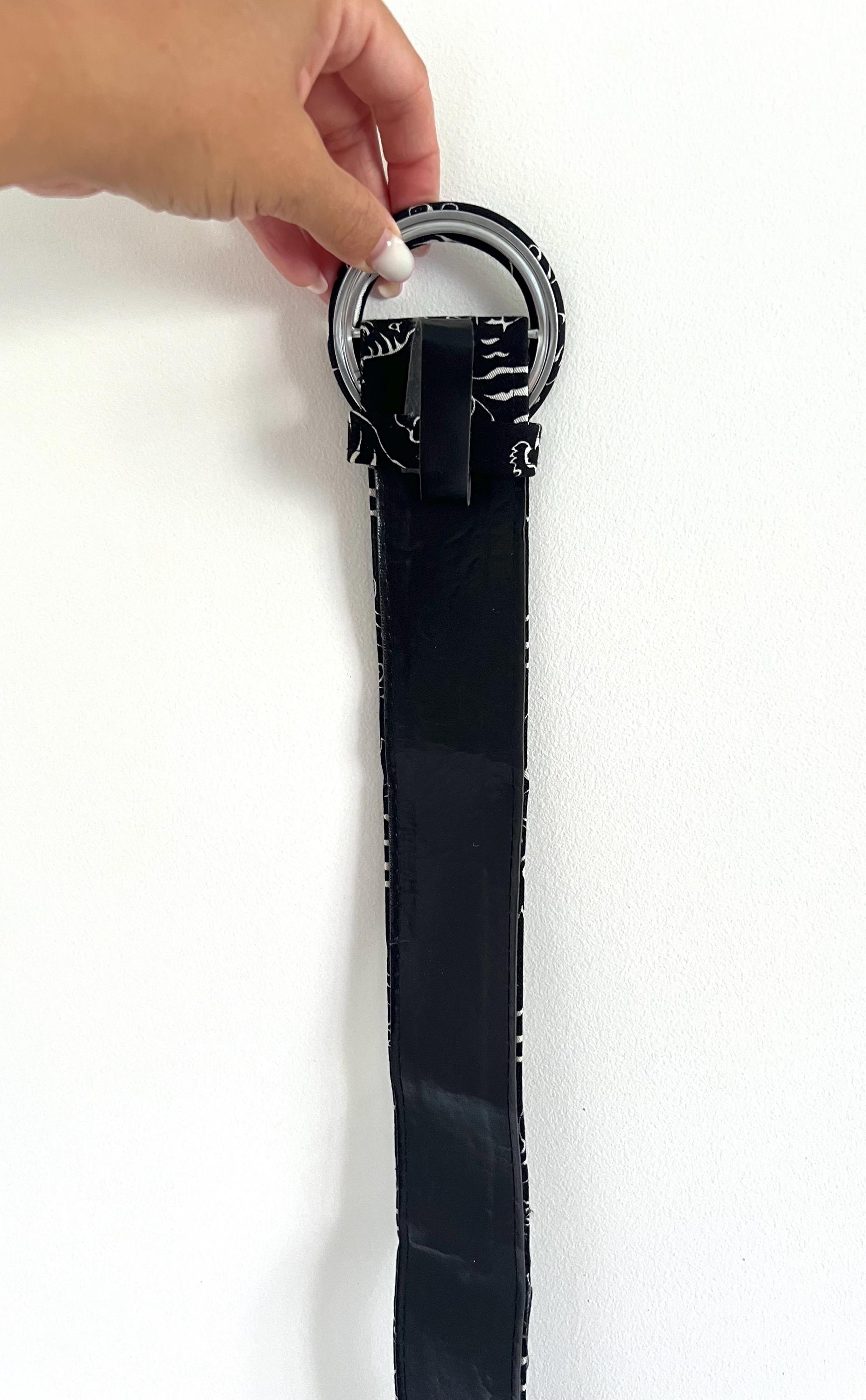 Vintage Tiger Buckle White Faux Leather Belt Tug main image 3