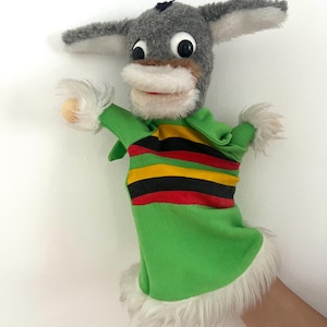 Hand puppet stuffed goat Vintage plush toy Soft goat Toys theatre 1990&#39;s collectible toy Stuffed goat Children&#39;s toys
