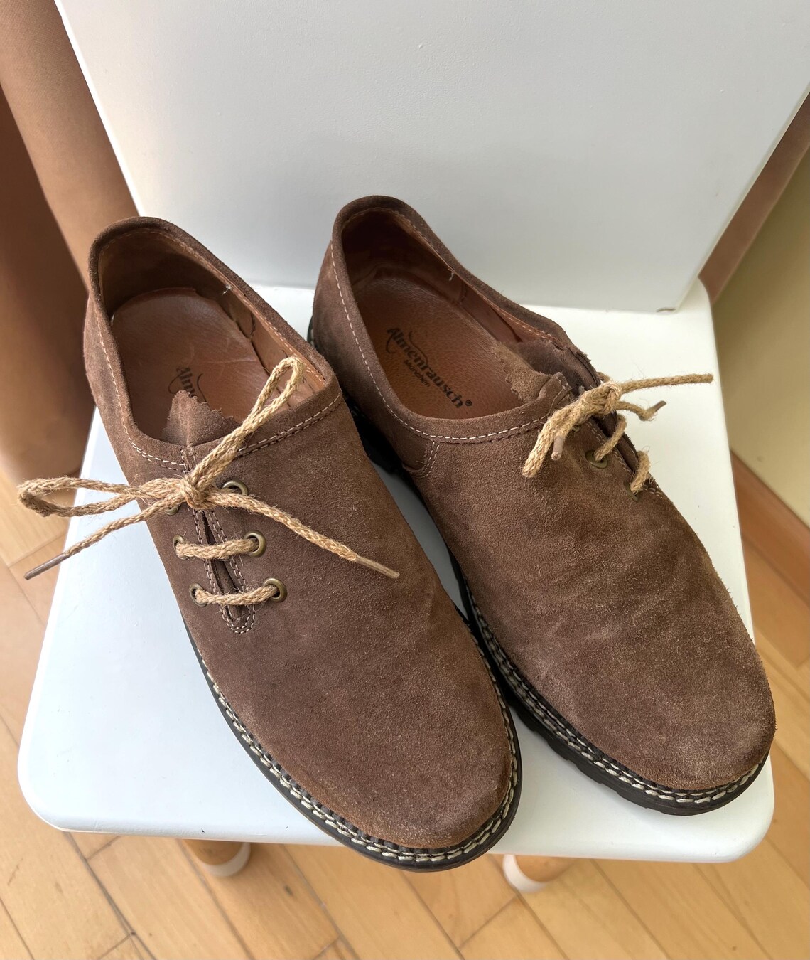Traditional Bavarian Haferlschuhe Men’s Suede Leather Shoes • Brown Almenrausch München Boots • EU 42 • Oktoberfest Trachten Shoes Vintage, photo 3 sur 5