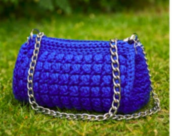 Elegante bolso de noche de crochet: bolso azul hecho a mano con correa de cadena