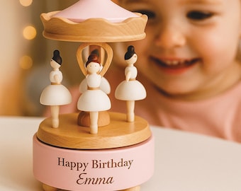 Caja de música de madera personalizada, caja de música de madera hecha a mano a medida, caja de música con nombre grabado, regalo para baby shower, decoración para la habitación del bebé, caja de música con forma de tren.